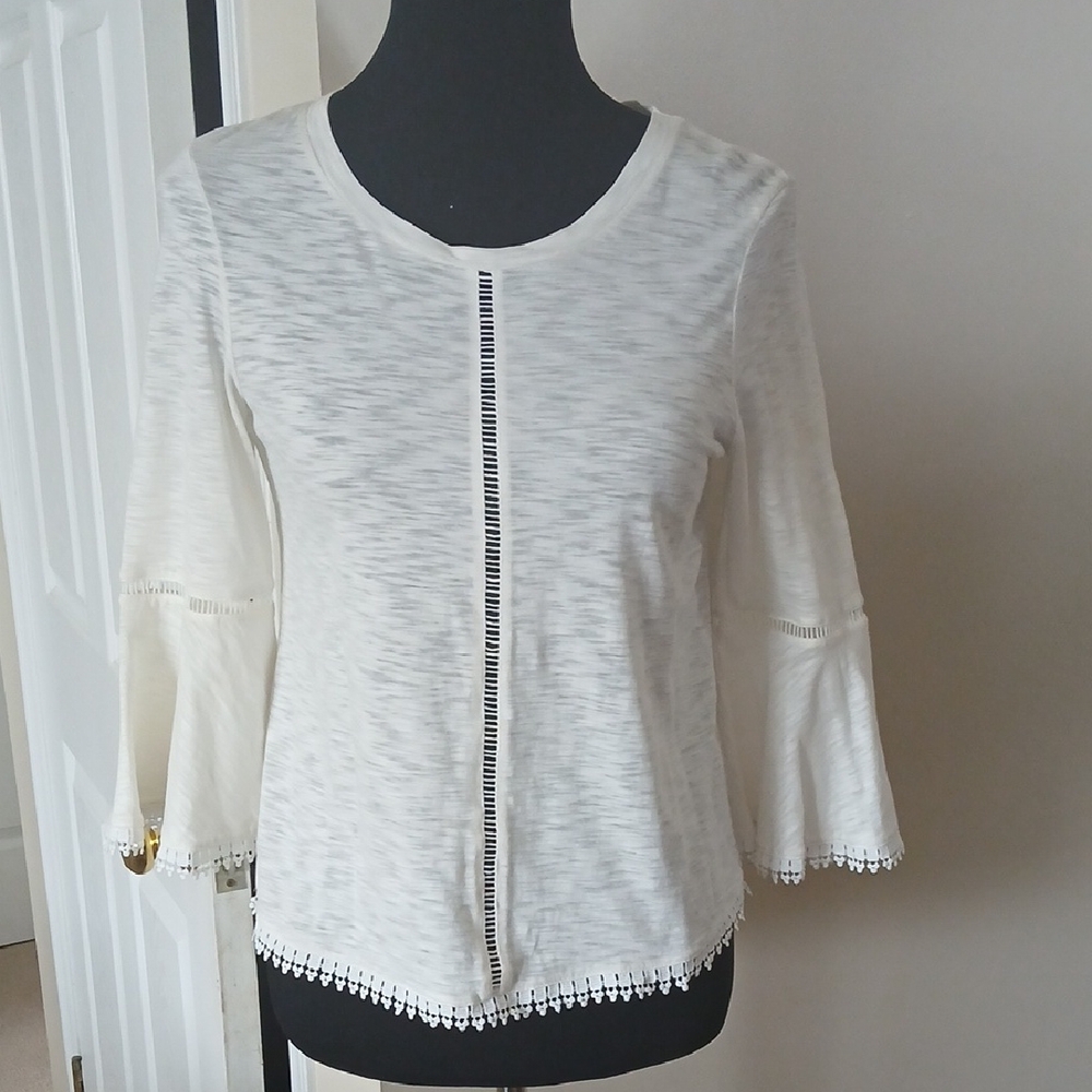 💓3/$15 H&M Cream Blouse with Lace Trim